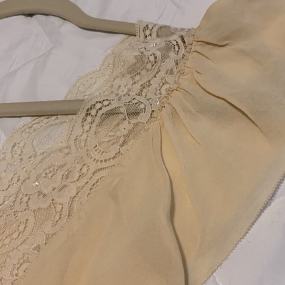 DKNY silk top. Size 4 - Picture 4 of 4